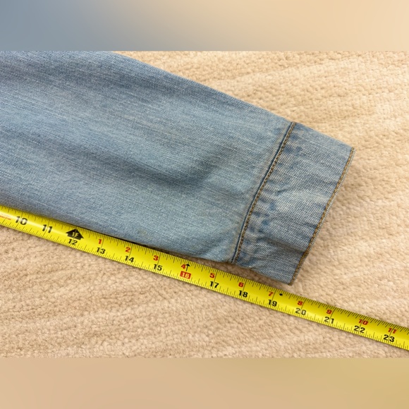 Forever 21 Men's Faded Blue, Color Distressed Denim Jacket, Size Large - Picture 13 of 14